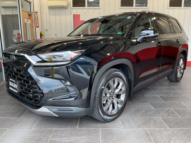 Photo of 2025 Midnight Black Metallic Toyota Grand Highlander