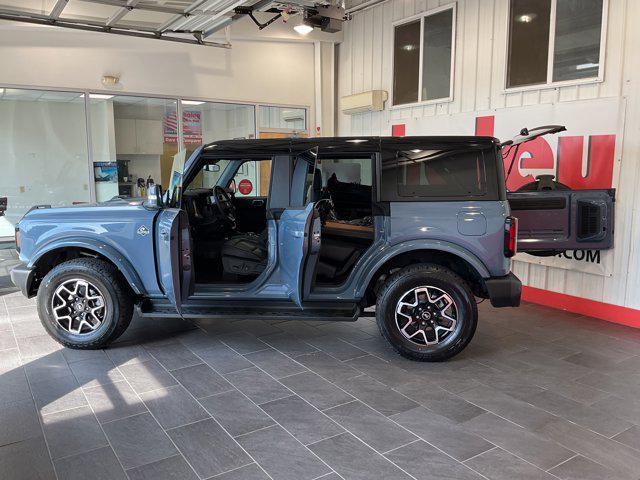 Photo of 2025 Azure Gray Metallic Tri-Coat Ford Bronco
