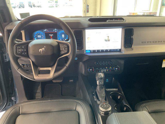 Photo of 2025 Azure Gray Metallic Tri-Coat Ford Bronco