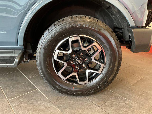 Photo of 2025 Azure Gray Metallic Tri-Coat Ford Bronco
