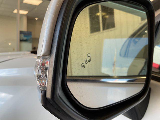 Photo of 2023 Wind Chill Pearl Toyota Highlander