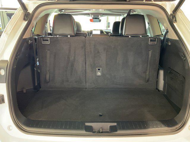 Photo of 2023 Wind Chill Pearl Toyota Highlander