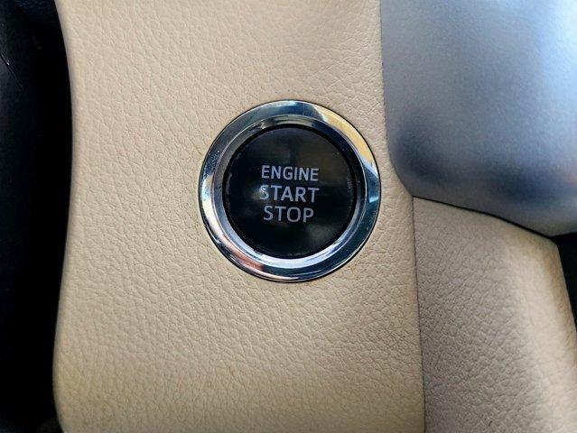 Photo of 2017 White Toyota Highlander