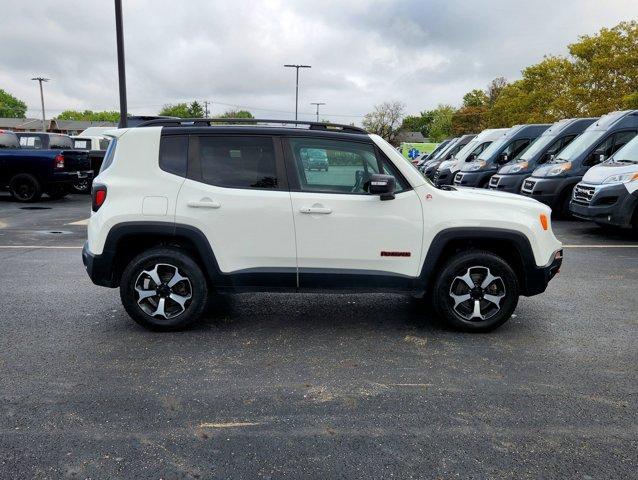 Photo of 2020 Alpine White Clearcoat Jeep Renegade