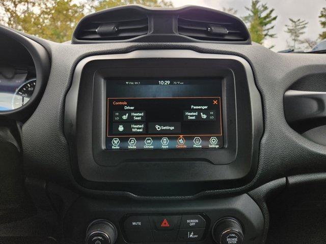 Photo of 2020 Alpine White Clearcoat Jeep Renegade