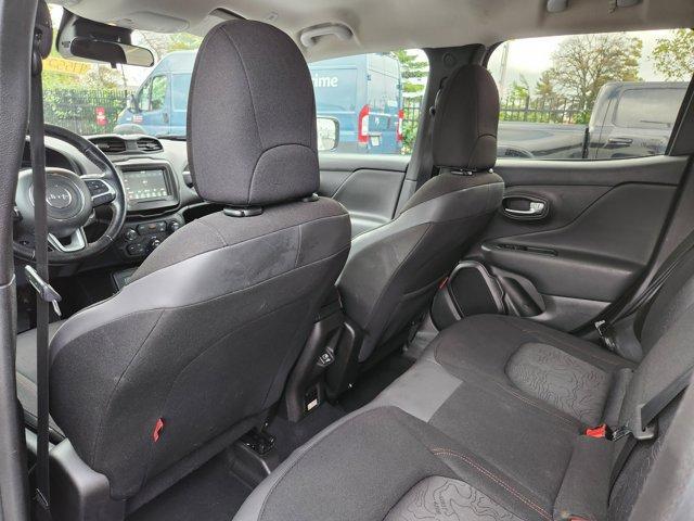 Photo of 2020 Alpine White Clearcoat Jeep Renegade