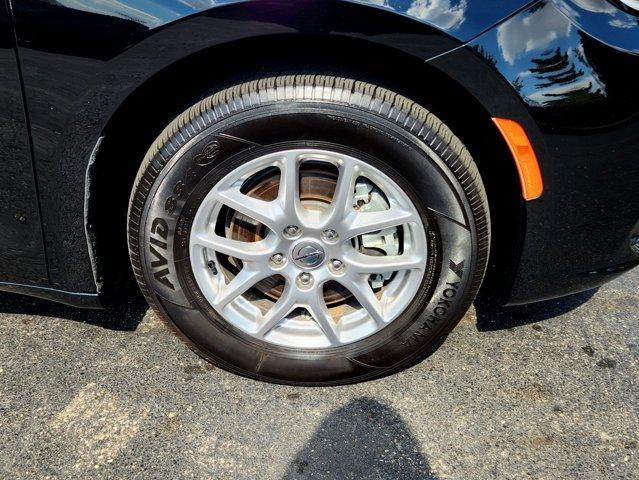 Photo of 2024 Diamond Black Chrysler Pacifica