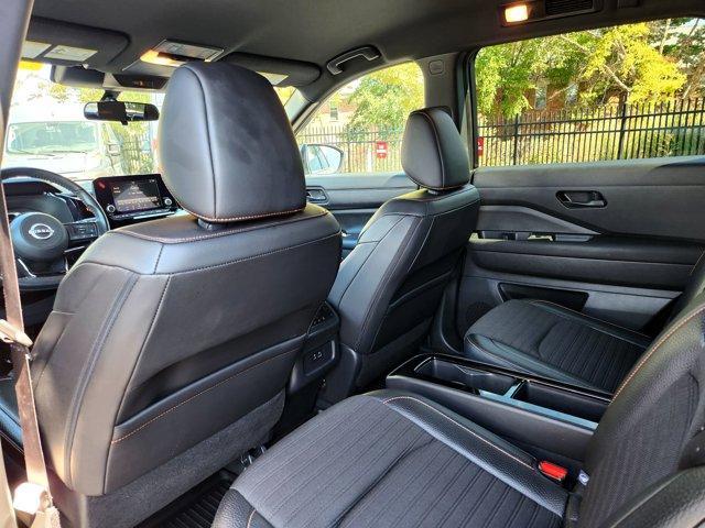 Photo of 2023 2 Tone Tan / Black Roof Nissan Pathfinder
