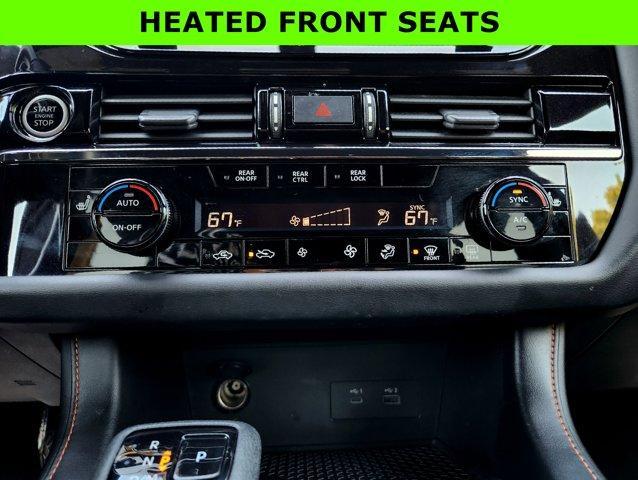 Photo of 2023 2 Tone Tan / Black Roof Nissan Pathfinder