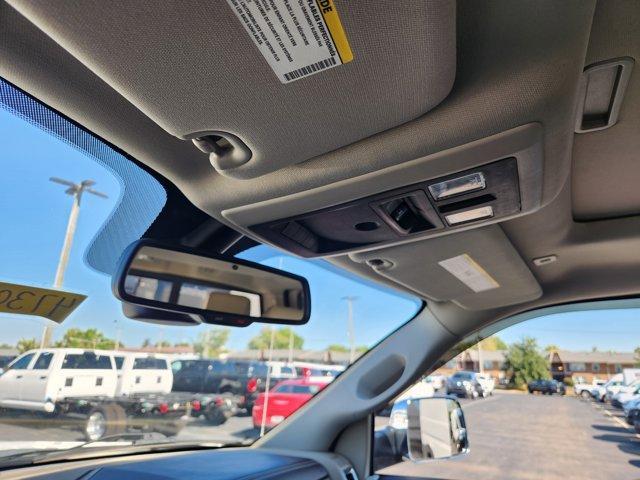Photo of 2018 Pearl White RAM 3500