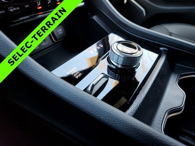 Photo of 2025 Metallic Jeep Grand Cherokee L