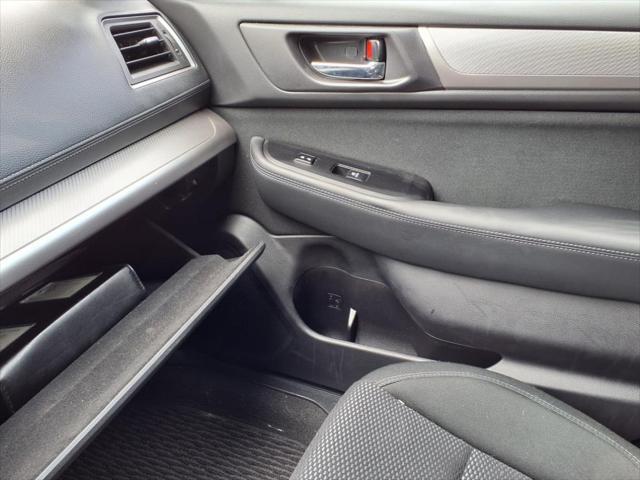 Photo of 2019 Crystal White Pearl Black Subaru Outback