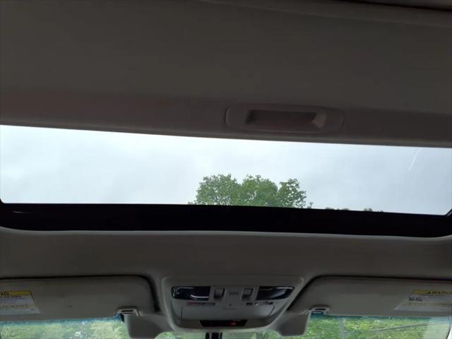 Photo of 2019 Crystal White Pearl Black Subaru Outback