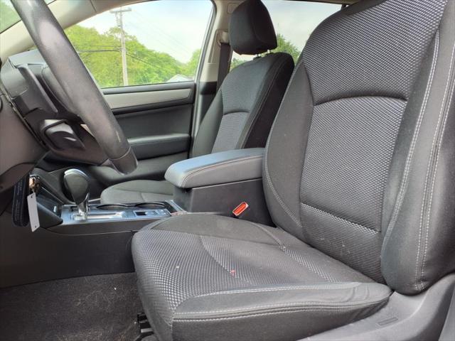 Photo of 2019 Crystal White Pearl Black Subaru Outback