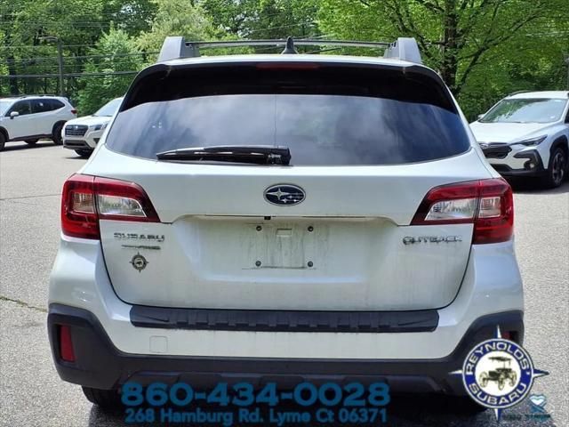 Photo of 2019 Crystal White Pearl Black Subaru Outback