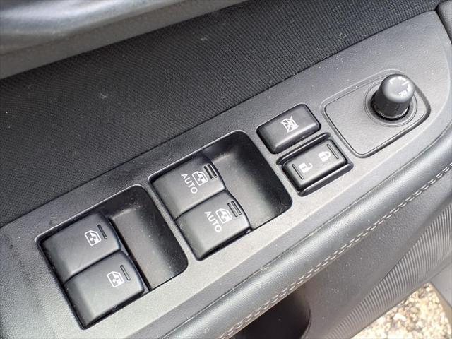 Photo of 2019 Crystal White Pearl Black Subaru Outback