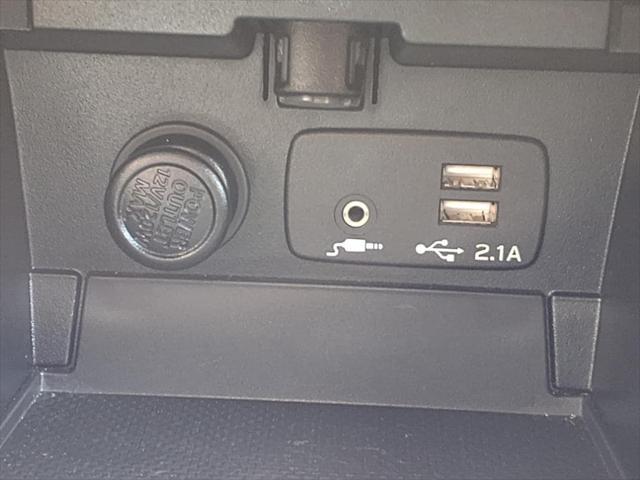 Photo of 2019 Crystal White Pearl Black Subaru Outback