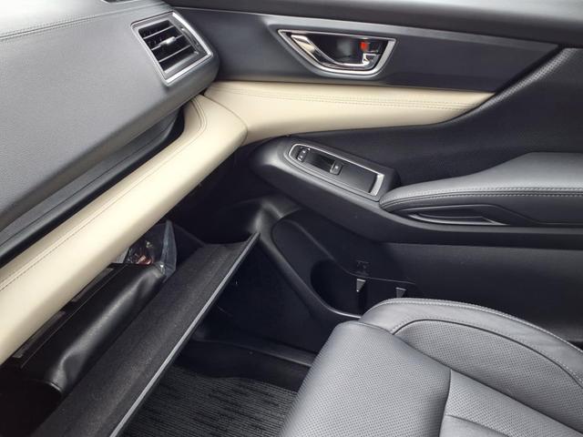 Photo of 2022 Crimson Red Pearl Black Subaru Ascent