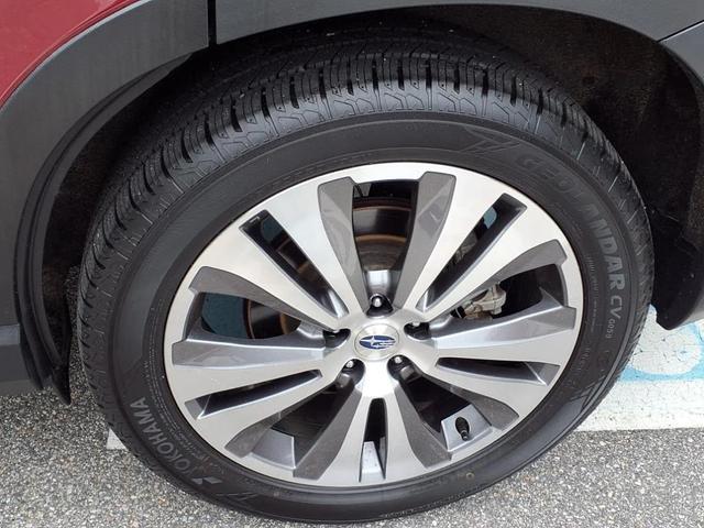 Photo of 2022 Crimson Red Pearl Black Subaru Ascent