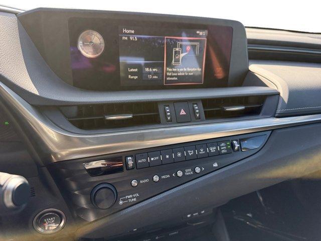 Photo of 2019 Eminent White Pearl Lexus ES 350