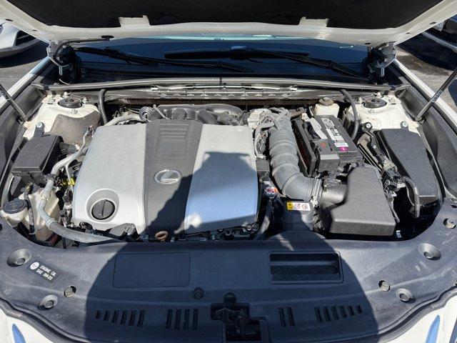 Photo of 2019 Eminent White Pearl Lexus ES 350