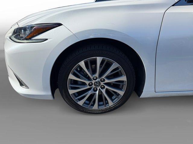 Photo of 2019 Eminent White Pearl Lexus ES 350