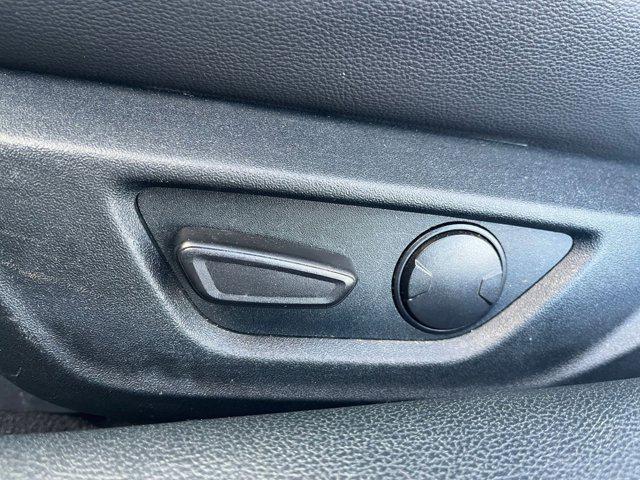 Photo of 2023 Oxford White Ford Mustang