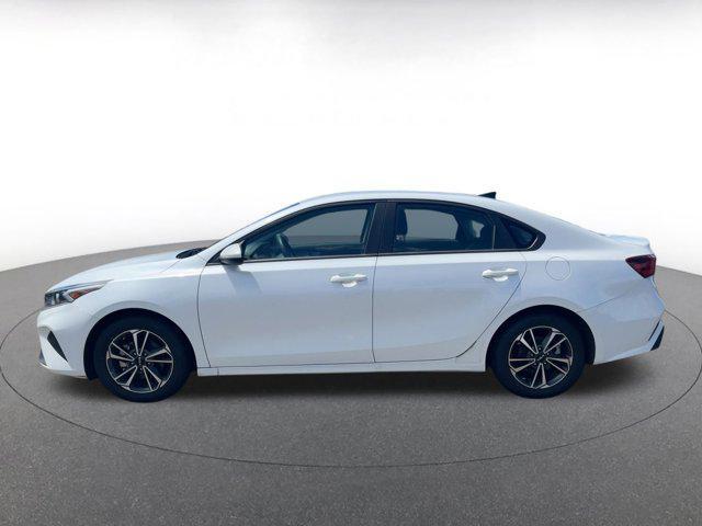 Photo of 2023 Snow White Pearl Kia Forte