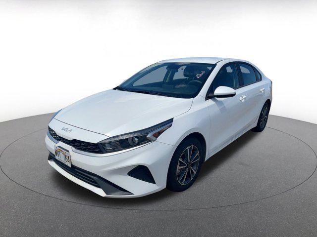 Photo of 2023 Snow White Pearl Kia Forte