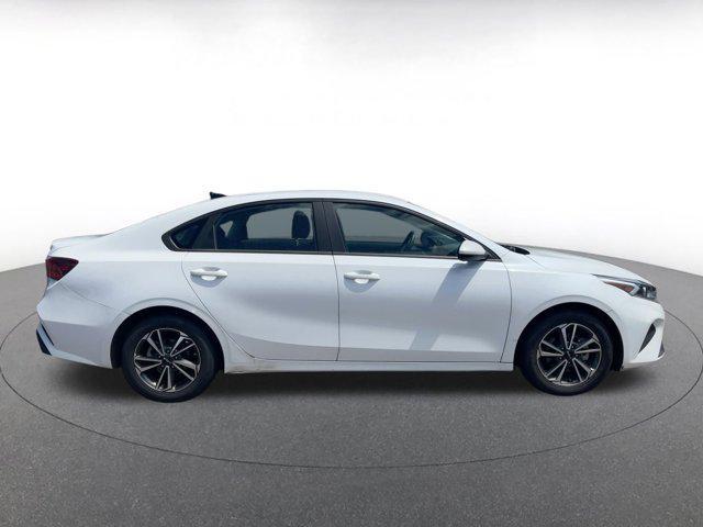 Photo of 2023 Snow White Pearl Kia Forte