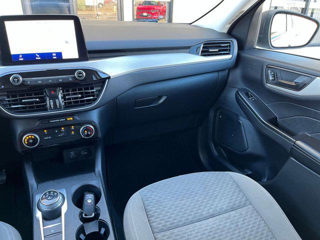 Photo of 2022 Iconic Silver Metallic Ford Escape