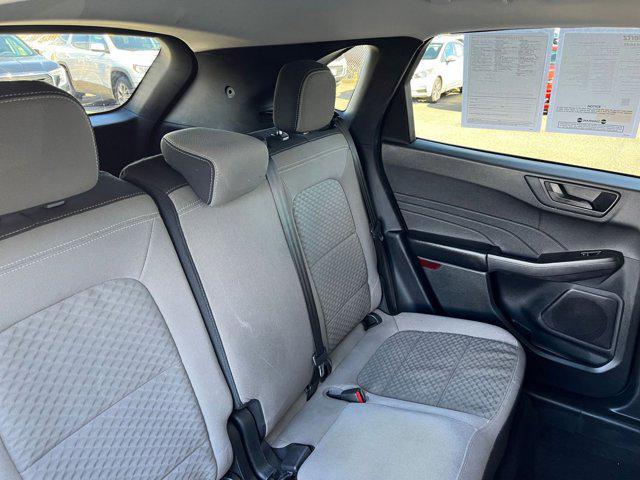 Photo of 2022 Iconic Silver Metallic Ford Escape