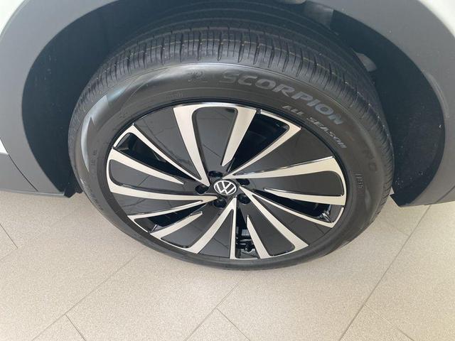Photo of 2025 Pure White Volkswagen ID.4