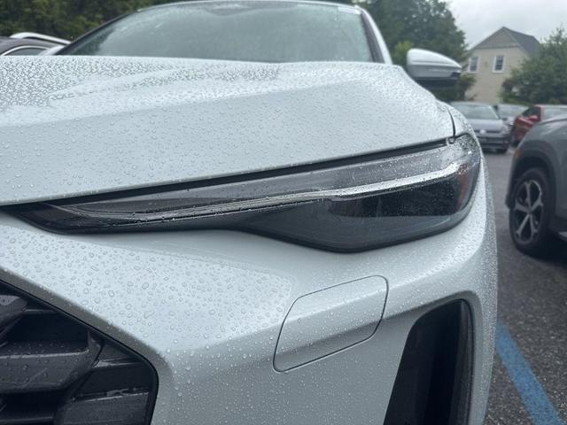 Photo of 2025 Glacier White Metallic Audi Q5