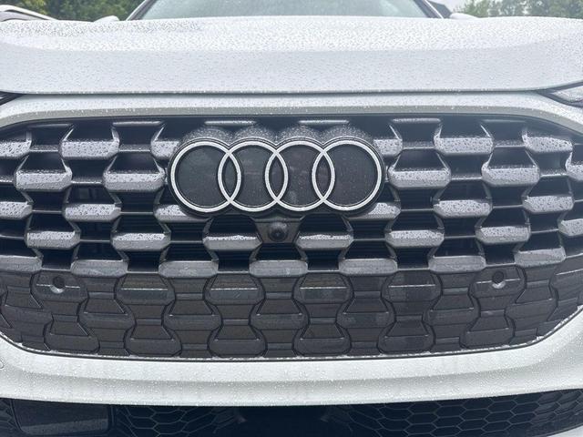 Photo of 2025 Glacier White Metallic Audi Q5