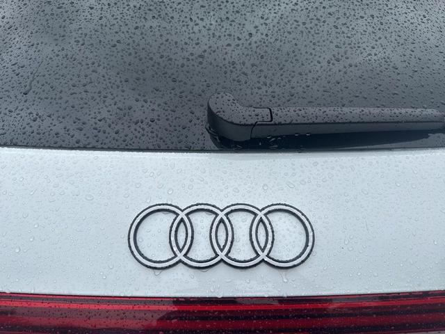 Photo of 2025 Glacier White Metallic Audi Q5