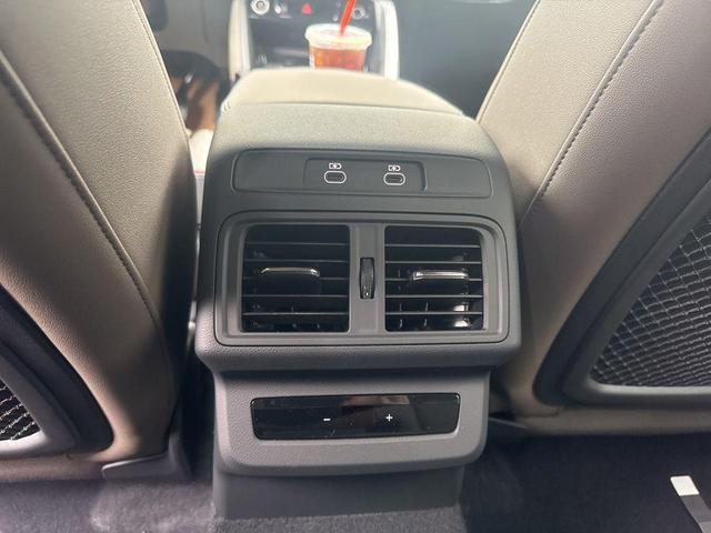 Photo of 2025 Glacier White Metallic Audi Q5
