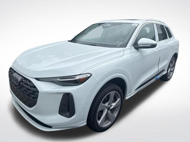 Photo of 2025 Glacier White Metallic Audi Q5