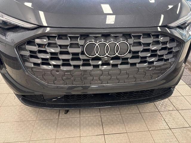 Photo of 2025 Tambora Gray Metallic Audi Q5