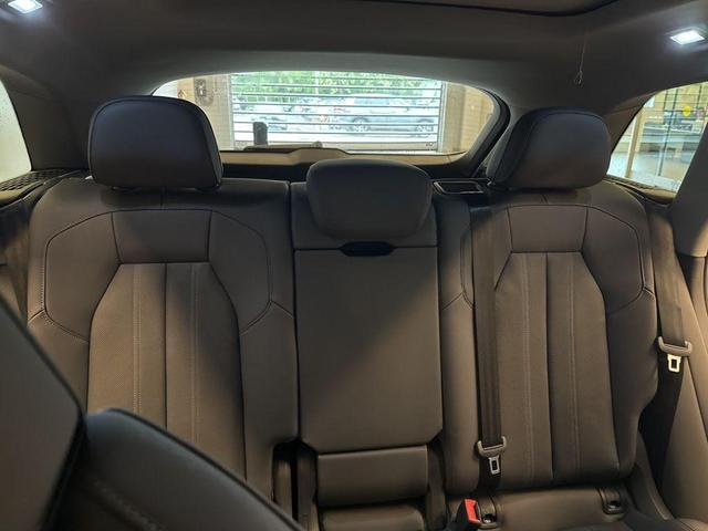 Photo of 2025 Tambora Gray Metallic Audi Q5