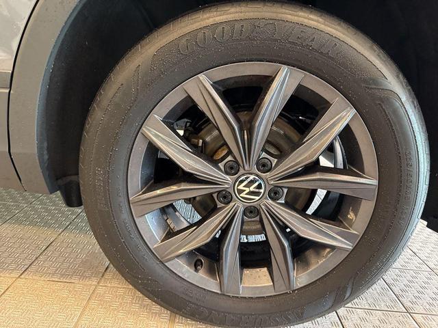 Photo of 2022 Platinum Gray Metallic Volkswagen Tiguan