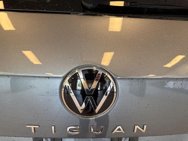 Photo of 2022 Platinum Gray Metallic Volkswagen Tiguan