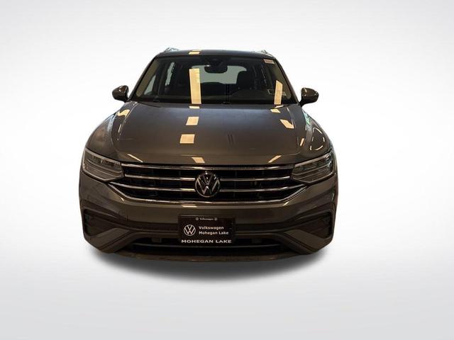 Photo of 2022 Platinum Gray Metallic Volkswagen Tiguan