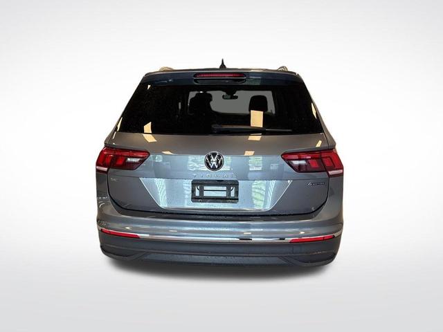 Photo of 2022 Platinum Gray Metallic Volkswagen Tiguan