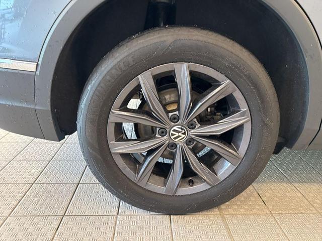 Photo of 2022 Platinum Gray Metallic Volkswagen Tiguan