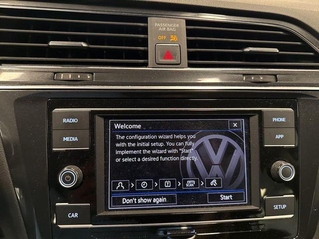 Photo of 2018 Platinum Gray Metallic Volkswagen Tiguan