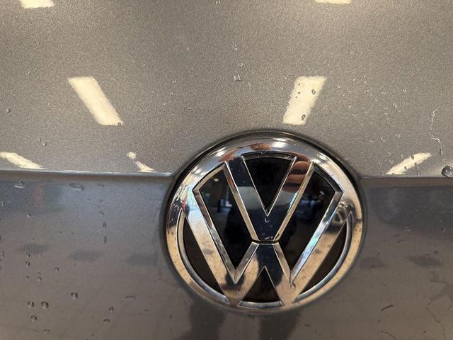 Photo of 2018 Platinum Gray Metallic Volkswagen Tiguan