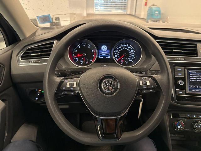 Photo of 2018 Platinum Gray Metallic Volkswagen Tiguan