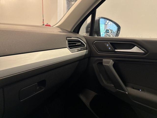 Photo of 2018 Platinum Gray Metallic Volkswagen Tiguan