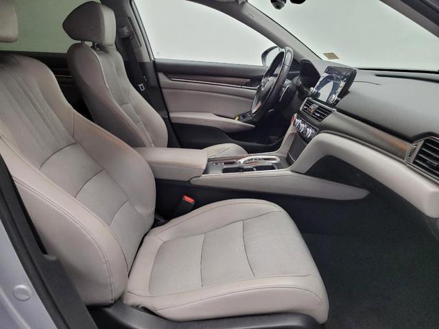 Photo of 2018 Lunar Silver Metallic Honda Accord